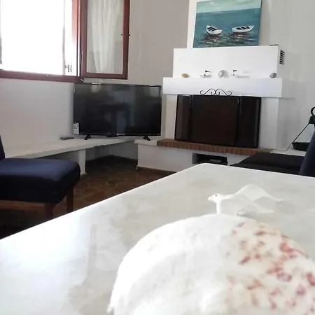 μονοκατοικία με όμορφο κήπο δίπλα στη θάλασσα Ferienhaus